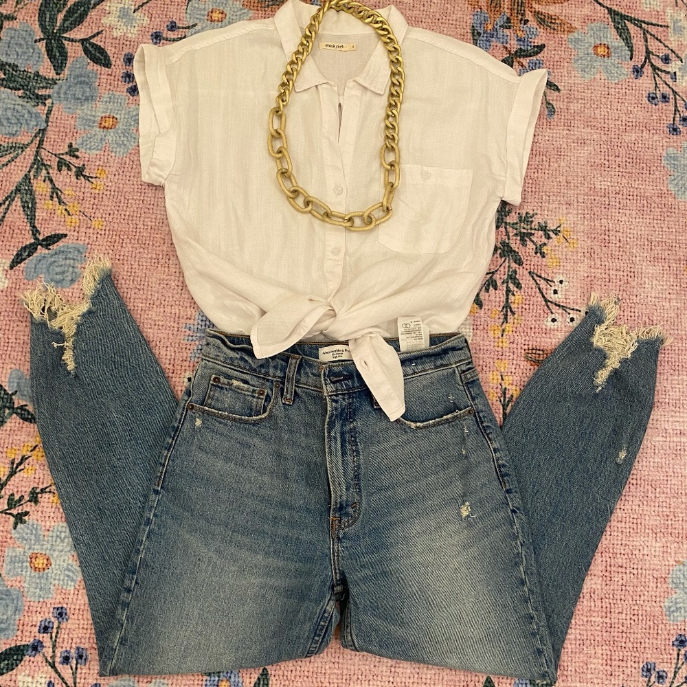 Women's Sneak Peek White Blouse with Cuff Sleeve